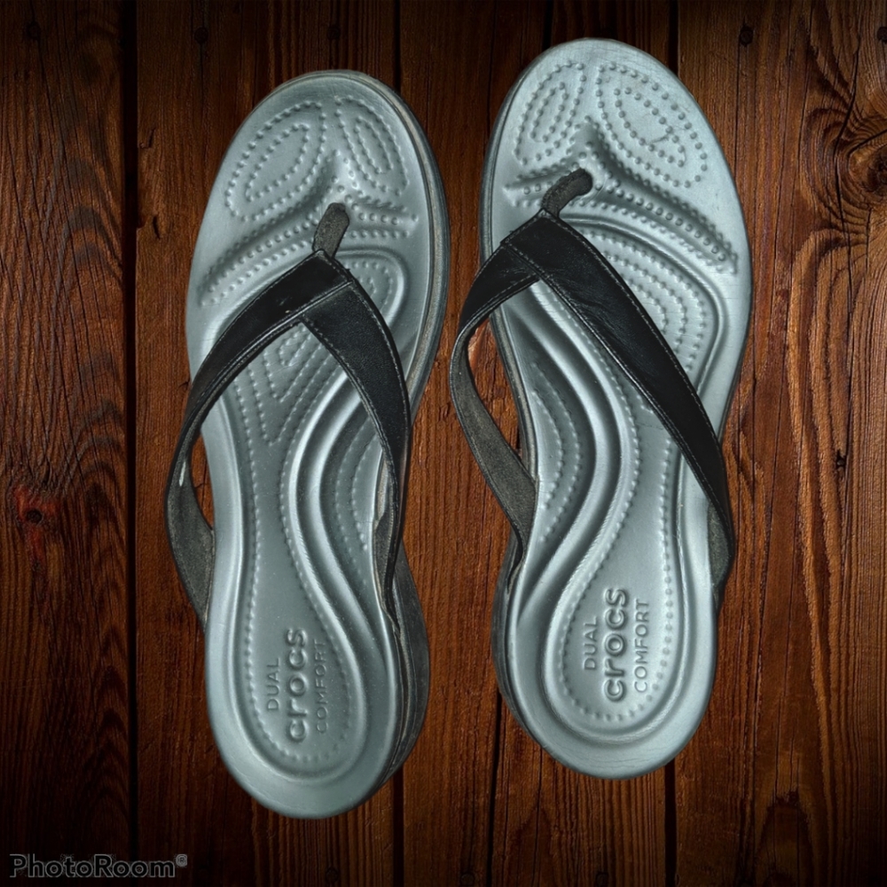 Women's Crocs size 8 W